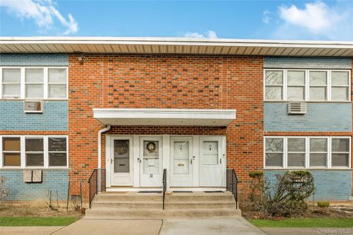 13-13 Farber Dr, Babylon, NY, 11704-5122 | Card Image