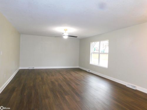 520 Birch St, Schleswig, IA, 51461-4037 | Card Image