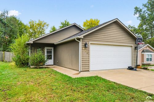 923 Ward Ave, Lawrence, KS, 66044-4357 | Card Image