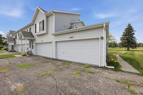 2923 32nd St S, Moorhead, MN, 56560-5403 | Card Image