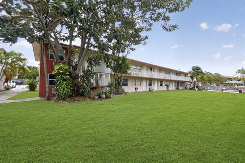 51a-2916 Funston St, Hollywood, FL, 33020-5666 | Card Image
