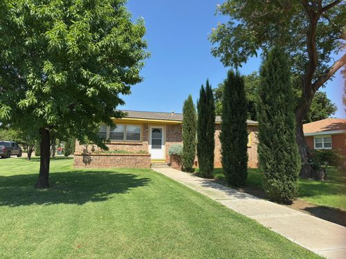955 S 20th St, Slaton, TX, 79364-4815 | Card Image