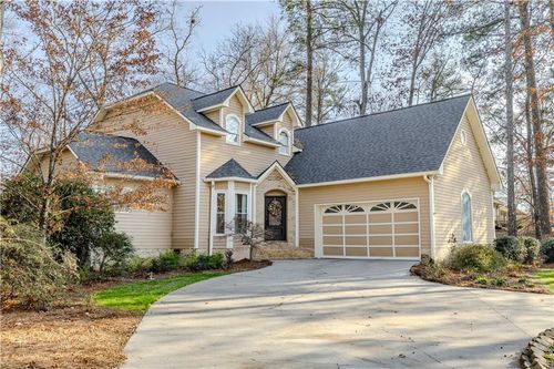 215 Rollingwood Cir Nw, Rome, GA, 30165-1748 | Card Image