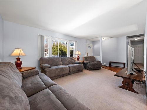 11 Victoria Dr, Airmont, NY, 10901-6626 | Card Image