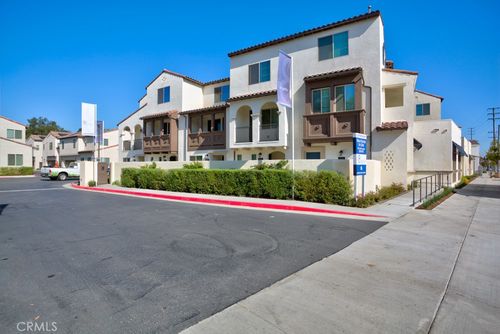 17 Bedford Rd, San Marino, CA, 91108-2004 | Card Image