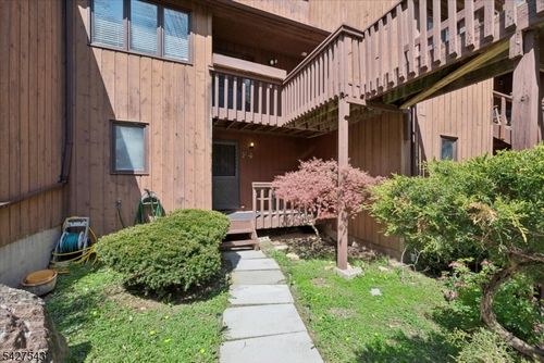 4-15 Village Way, Vernon, NJ, 07462-3106 | Card Image