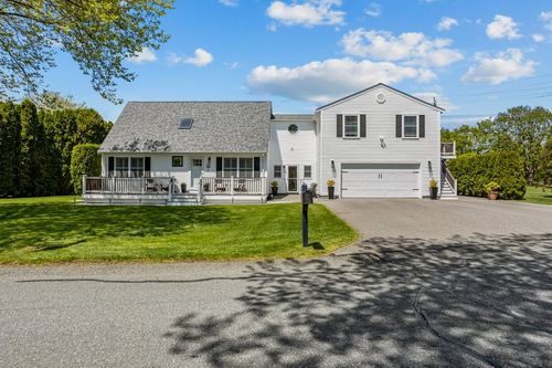 56 Pasture Farm Dr, Middletown, RI, 02842-7905 | Card Image