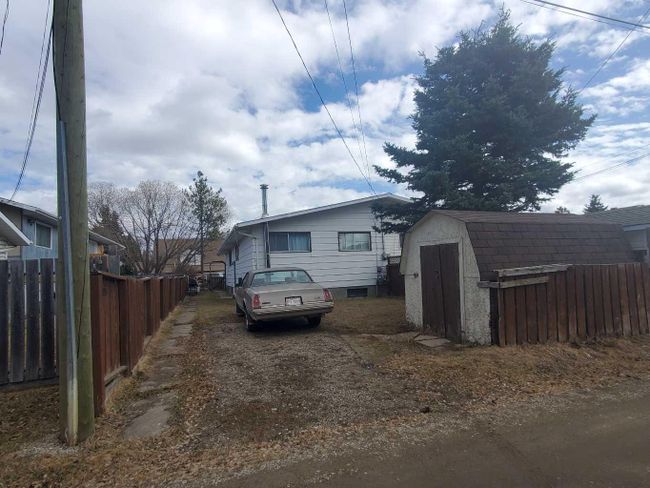 516 52 Street, Home with 5 bedrooms, 2 bathrooms and 3 parking in Edson AB | Image 21