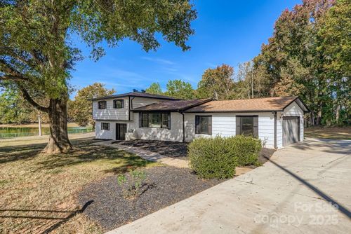 6210 Cora St, Charlotte, NC, 28216-2641 | Card Image