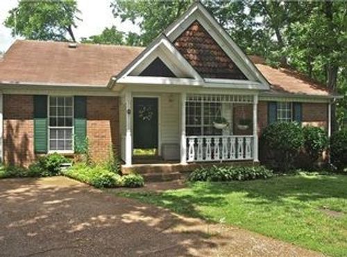 111 Brockhampton Ct, Goodlettsville, TN, 37072-2103 | Card Image