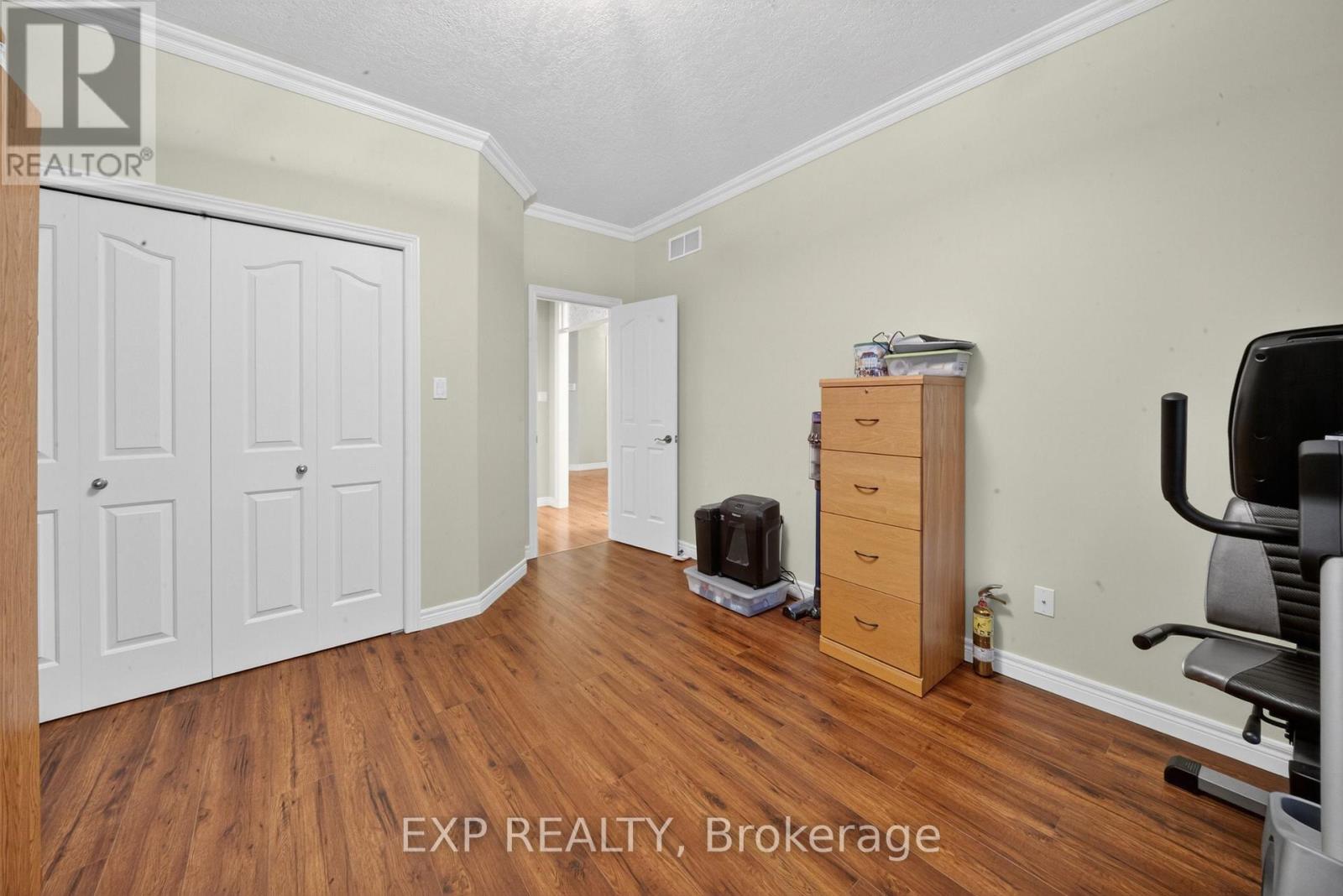 Residential in Norfolk (Port Rowan) 3