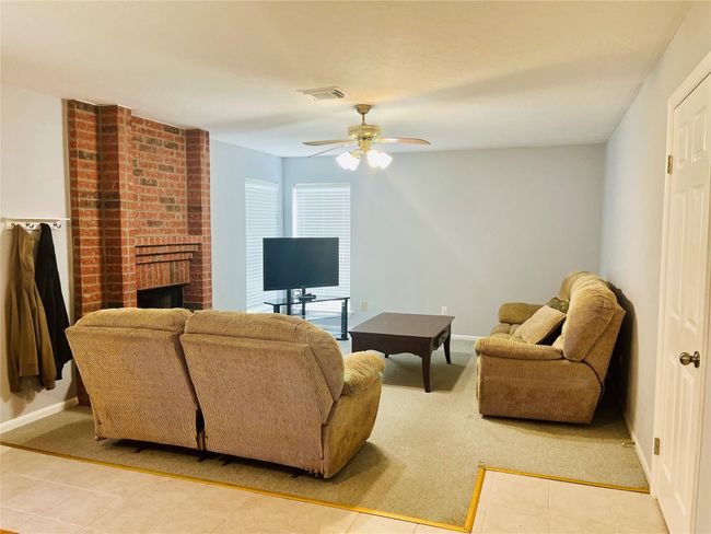 LIVING ROOM | Image 22