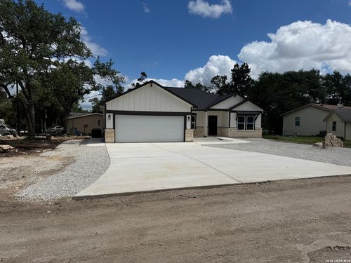 1031 Sunset Park, Spring Branch, TX, 78070-4654 | Card Image