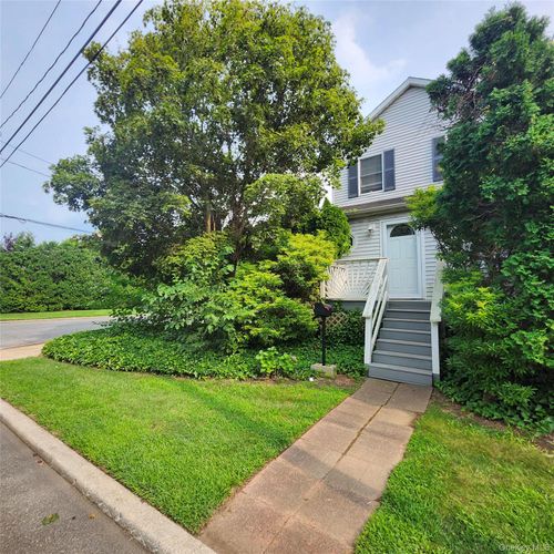 34 Parkside Dr, Jericho, NY, 11753-2519 | Card Image