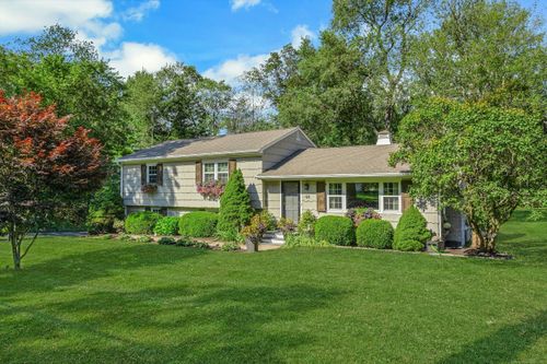 48 Benedict Rd, Bethel, CT, 06801-1236 | Card Image