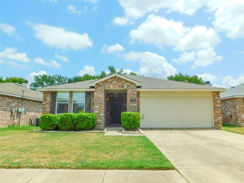 5901 Thoroughbred Trl, Denton, TX, 76210-0435 | Card Image