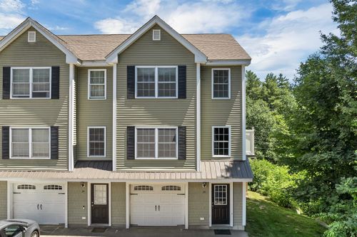 36-36 Townsend Dr, Dover, NH, 03820-6514 | Card Image