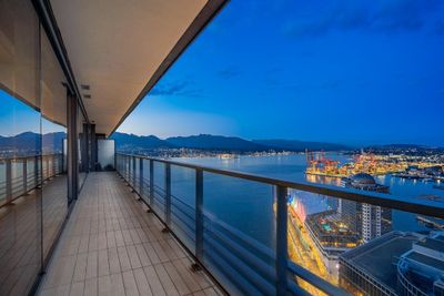 4103 - 1011 W Cordova St, Condo with 2 bedrooms, 3 bathrooms and 2 parking in Vancouver BC | Image 1