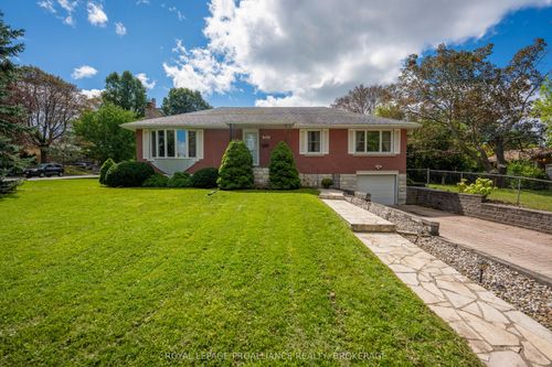 302 Arrowhead Pl, Kingston, ON, K7M3L3 | Card Image