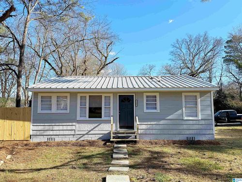 2301 27th Ave N, HUEYTOWN, AL, 35023-3025 | Card Image