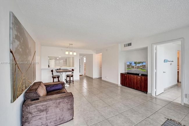 APT-304 - 1911 Sabal Palm Dr, Condo with 2 bedrooms, 2 bathrooms and null parking in Davie FL | Image 8