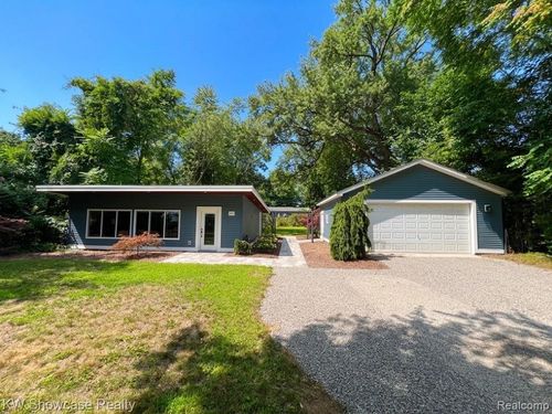 1560 Sable St, Commerce Township, MI, 48382-2277 | Card Image