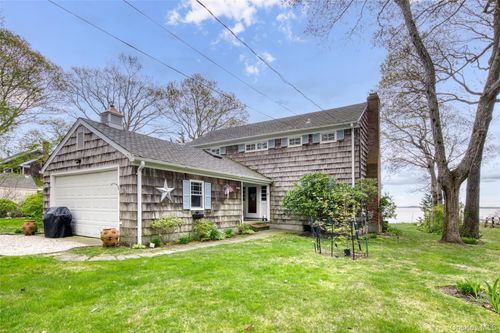 580 South Ln, East Marion, NY, 11939-1320 | Card Image