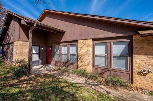703 Stonecroft Circle, Edmond, OK, 73034 | Card Image