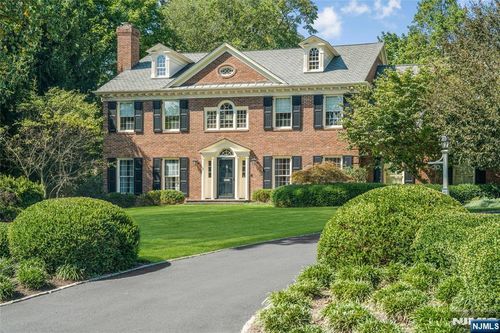 31 Forest Drive, Millburn, NJ, 07078 | Card Image