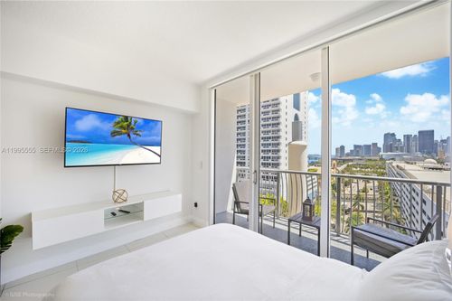 apt-1214-1750 N Bayshore Dr, Miami, FL, 33132-3204 | Card Image