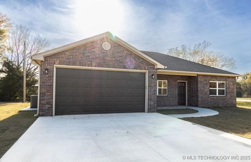 400 Vine St, Chelsea, OK, 74016-1648 | Card Image