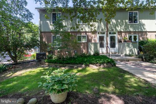 5 Laurel Hill Rd, GREENBELT, MD, 20770-7758 | Card Image