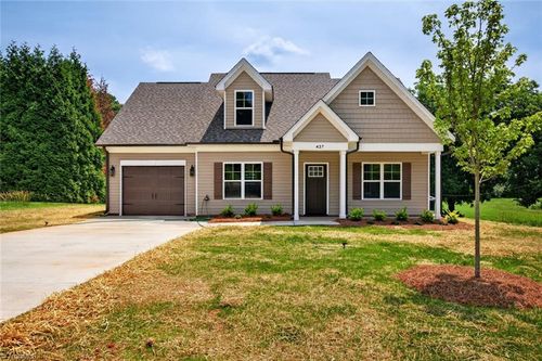 427 Garland Dr, Lexington, NC, 27295-8741 | Card Image