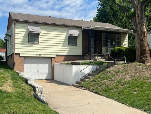 3209 Mark Twain Dr, Saint Joseph, MO, 64501-3501 | Card Image