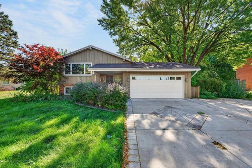 1711 W Clayton Crest Avenue, MILWAUKEE, WI, 53221 | Card Image