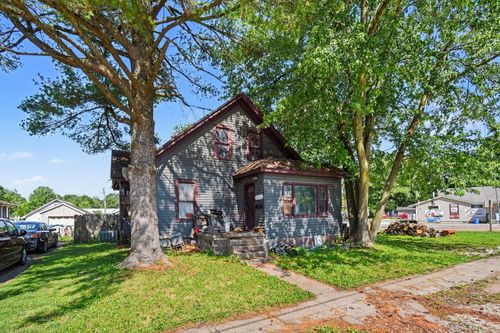 402 S Lafayette St, Jerseyville, IL, 62052-2526 | Card Image