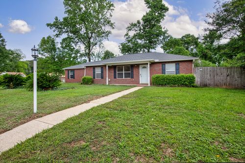 121 Dogwood Ln, Crestview, FL, 32536-9367 | Card Image