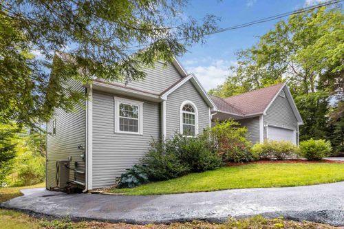 6 Carrie Cres, Beaver Bank, NS, B4G1B2 | Card Image