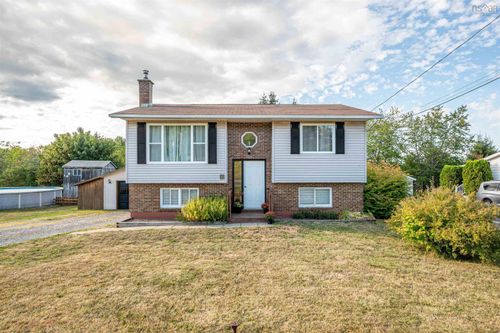 228 Falmouth Back Rd, Falmouth, NS, B0P1P0 | Card Image