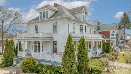 301 S 7th Street, Escanaba, MI, 49829 | Card Image