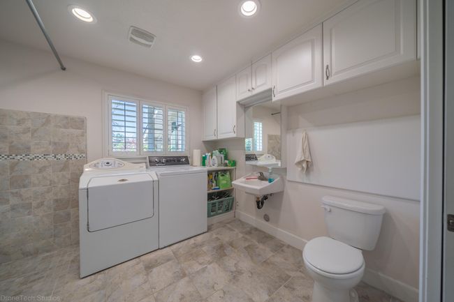 16160 Plateau Cir, House other with 5 bedrooms, 4 bathrooms and null parking in Redding CA | Image 24