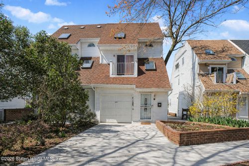 105 Tompkins Circle, Staten Island, NY, 10301 | Card Image