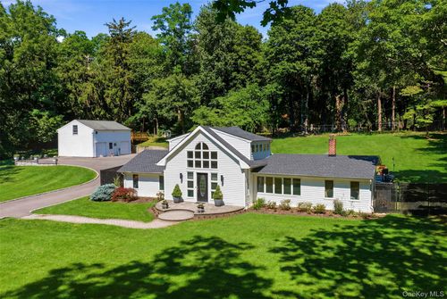 355 Bread And Cheese Hollow Rd, Northport, NY, 11768-2601 | Card Image