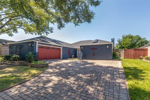 1330 Beaujolais Ln, Houston, TX, 77077-3114 | Card Image