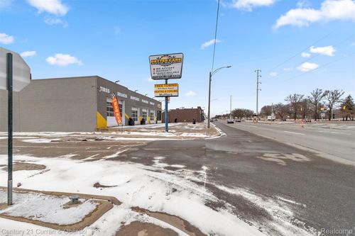7417 W 8 Mile Rd, Detroit, MI, 48221-1262 | Card Image