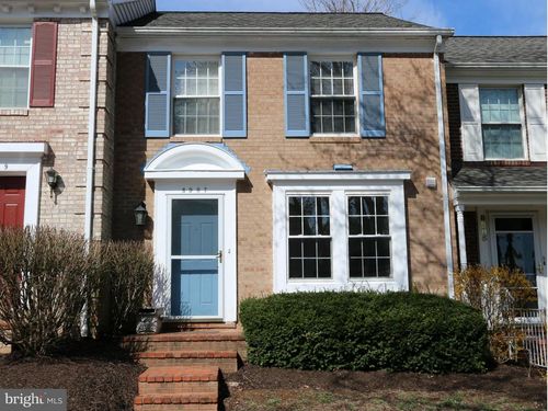 8907 Barrowgate Ct, POTOMAC, MD, 20854-2590 | Card Image