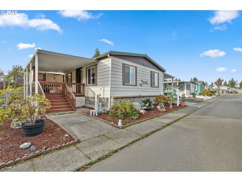 125 Se Estate Loop, Winston, OR, 97496-8573 | Card Image