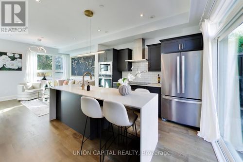 952 Dundas St E, Toronto, ON, M4M1R3 | Card Image