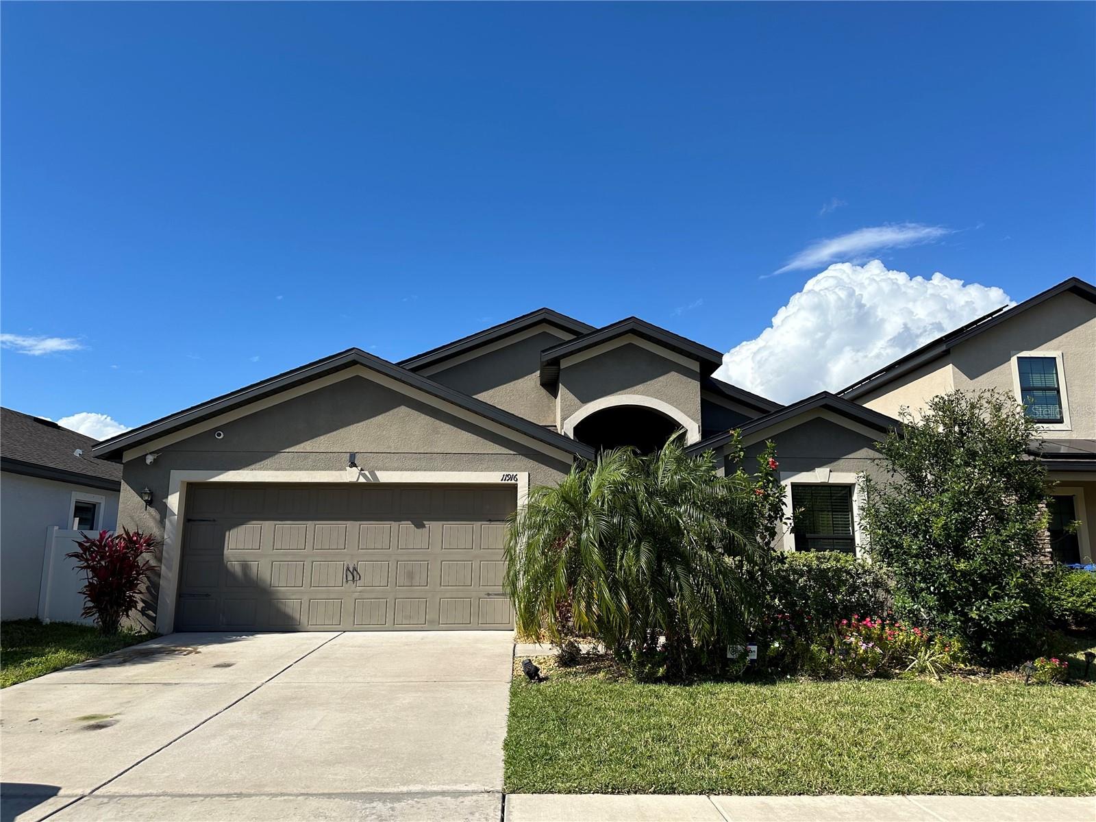 11916 Winterset Cove Drive, For Sale in Riverview Zoocasa