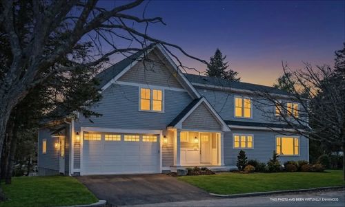 204 Green St, Marblehead, MA, 01945-1536 | Card Image